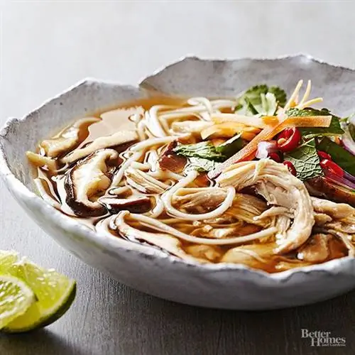 Фо с курицей и грибами