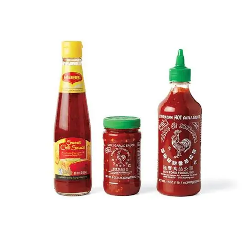 3 бутылки азиатских острых соусов подряд