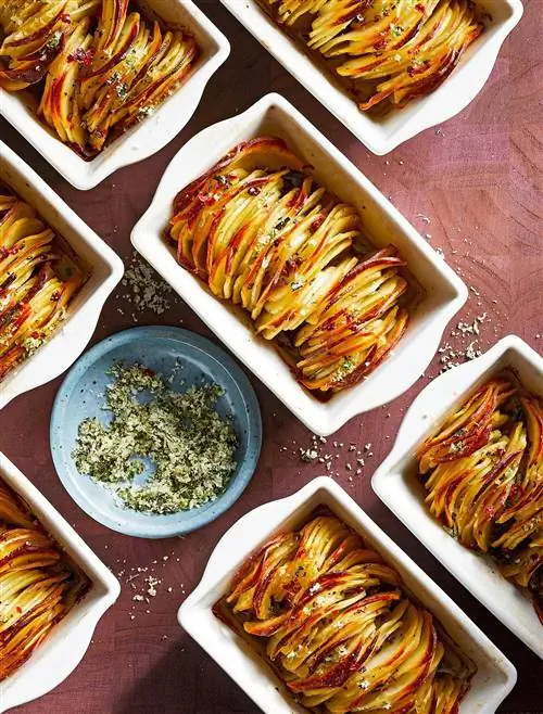 Хрустящий картофель с розмариновой солью