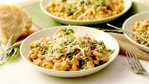 Макароны Альфредо с тыквой и капустой