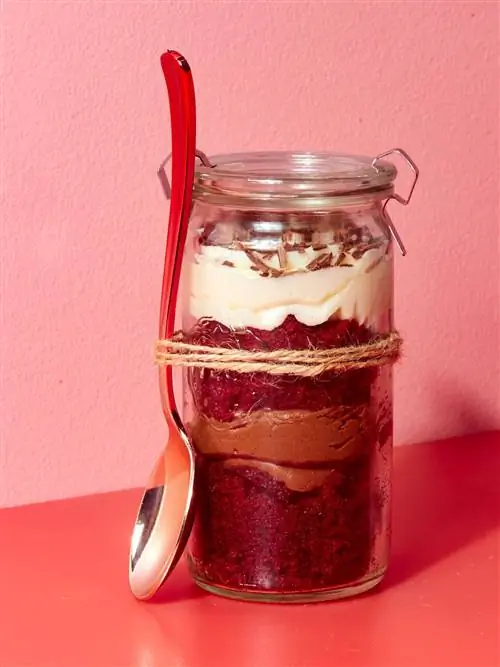 Мини Трайфл Red Velvet в баночке с ложкой Мини Трайфл Red Velvet в баночке с ложкой