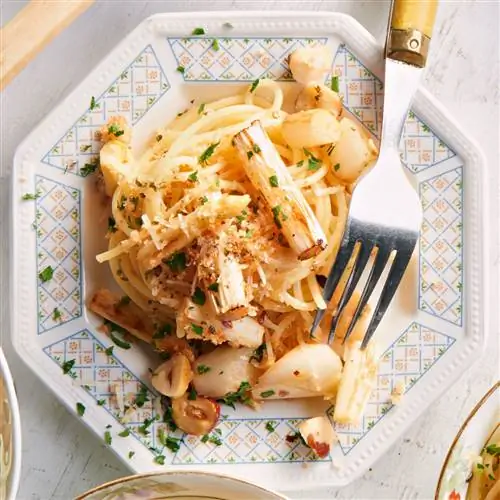 спагетти с обжаренной спаржей