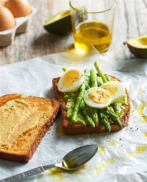 19 идей рецептов спаржи, которыми можно поделиться даже с самыми привередливыми едоками