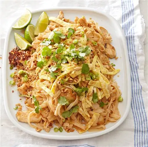 Куриная лапша по-тайски