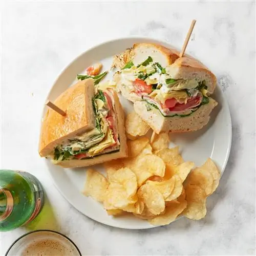 Заросший сад индейки тает