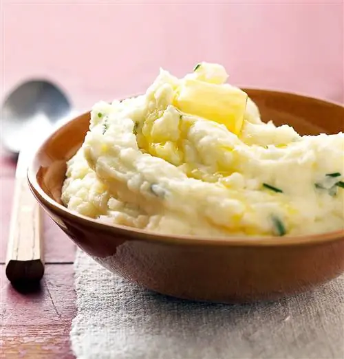 Картофельное пюре с чесноком и травами