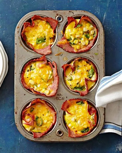 Чашки с ветчиной и кукурузным пирогом Чашки с ветчиной и кукурузным пирогом