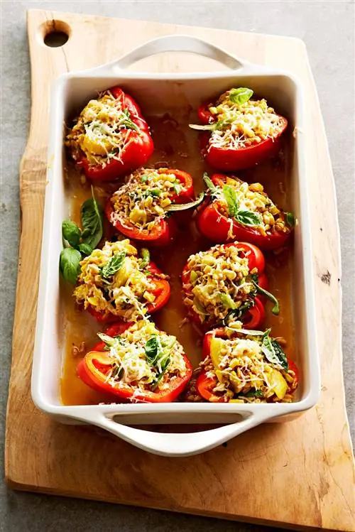 Перцы, фаршированные Фарро