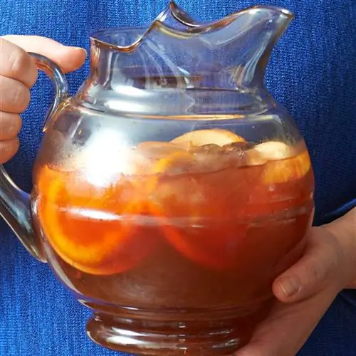 Клюквенная яблочная сангрия