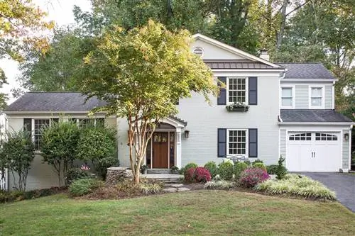 Этот гостеприимный сад у вашего дома идеально подходит для вашего парадного входа