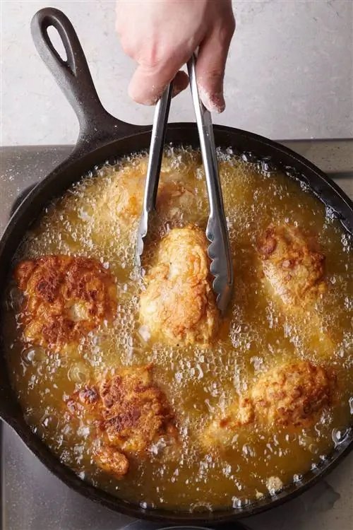 кусочки курицы во фритюре