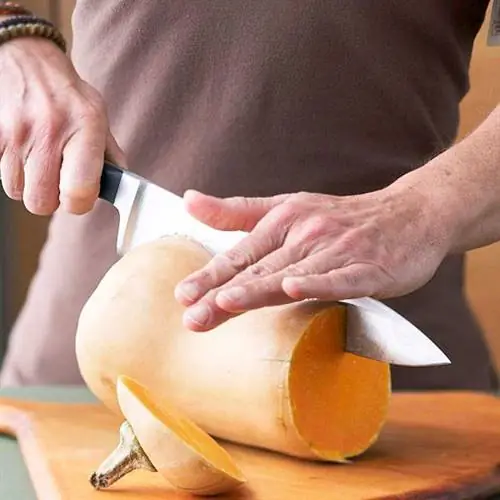 Разрезание тыквы пополам