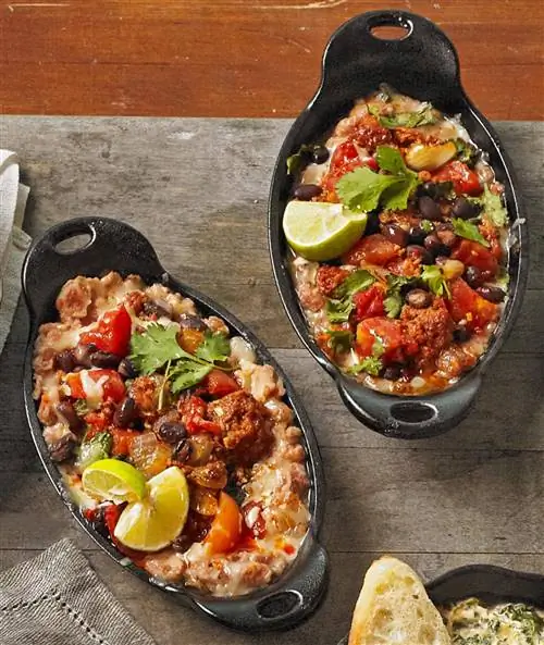Сковородка Chipotle Chorizo and Bean Dip