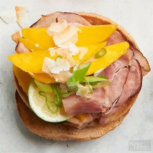 Тропический сэндвич на завтрак