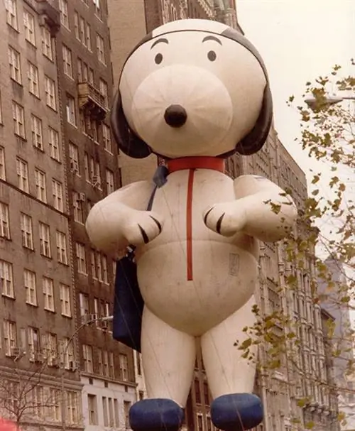 Снупи воздушный шар в Macy's Parade