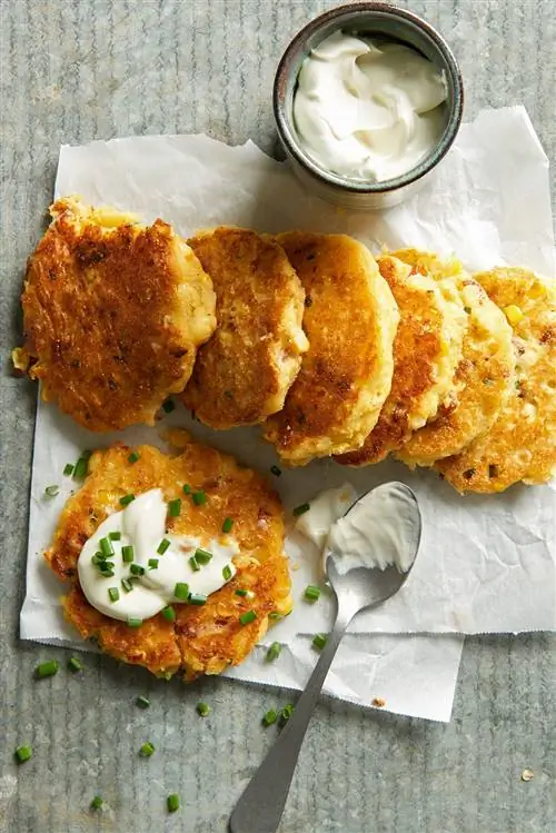 Кукурузные лепешки со сметаной
