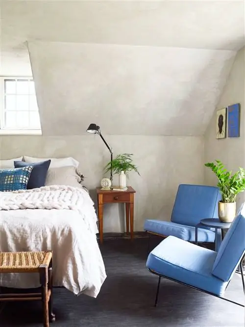 спальня в стиле лофт с фактурными стенами