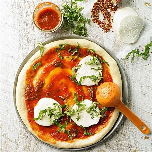 Соус для пиццы с жареными помидорами и чесноком