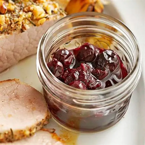 Маринованная черника с медом и бурбоном