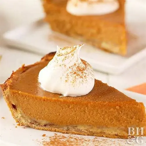 cinnamon_roll_pumpkin_pie-j.webp