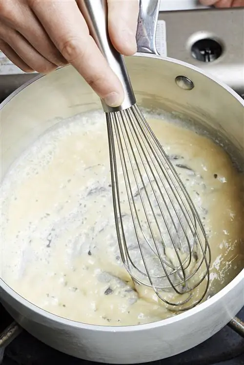 Приготовление ру из муки и масла