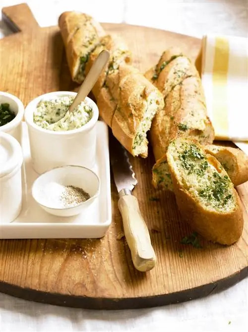 Хлеб с чесноком и травами