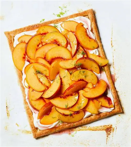 16 вкусных десертов с персиками для летнего настроения на весь год
