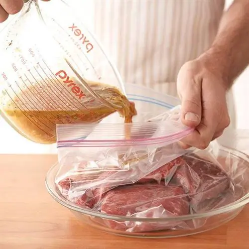 Залить продукты маринадом