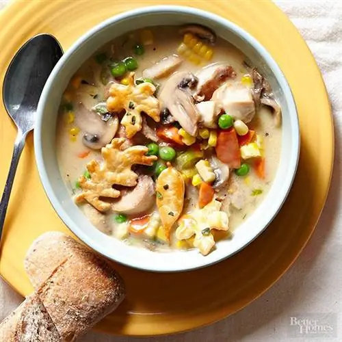 Куриный пирог с тушеным мясом