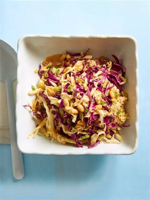 Слоу с арахисовой лапшой