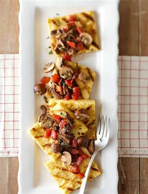 Полента на гриле с грибами