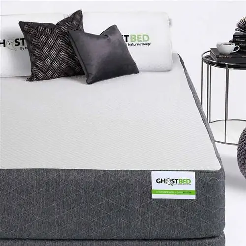 пустая кровать