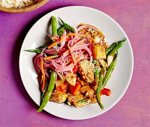 Жареная курица с чили и чесноком по-корейски