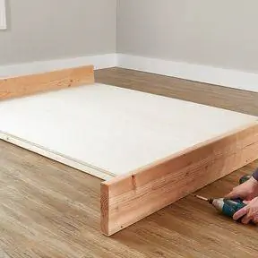 добавление второго крыла к каркасу изголовья из фанеры