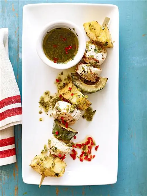 Шашлык из ананаса и морского гребешка