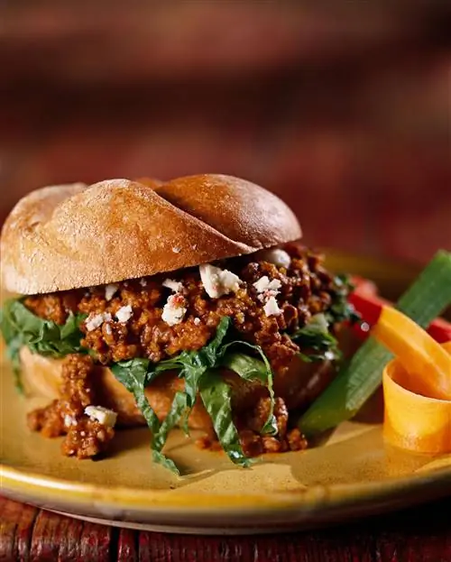 Sloppy Joes в греческом стиле Sloppy Joes в греческом стиле