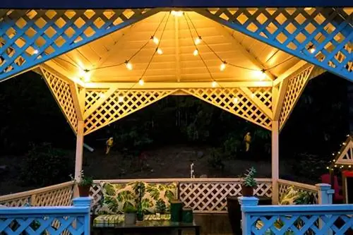 Уличные гирлянды Brightech Ambience Pro на солнечных батареях