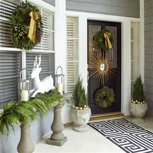 Еловые обрезы золотой декор звездообразования