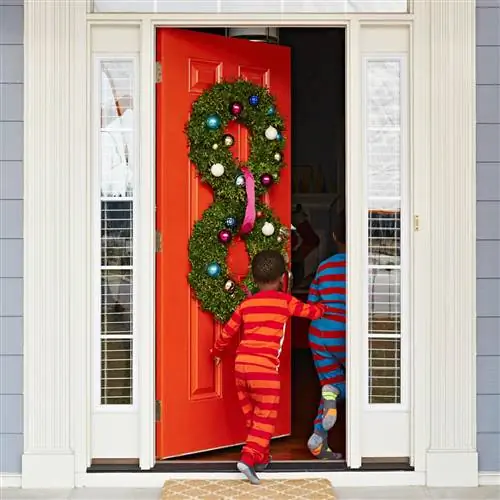 Сложенные самшитовые венки