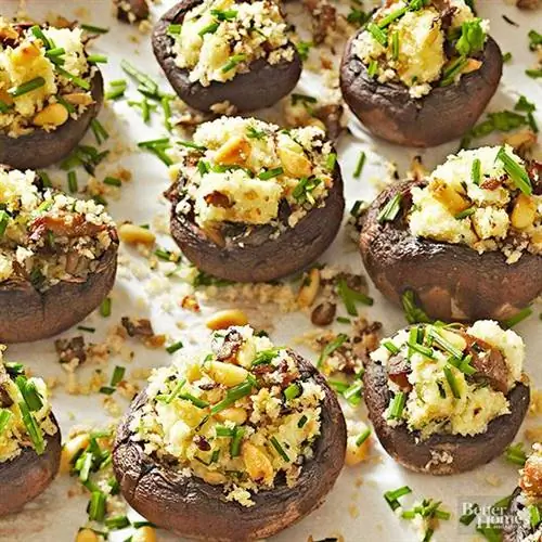 Грибы, фаршированные травами и козьим сыром