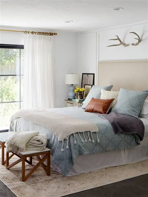 естественное освещение маленькой спальни