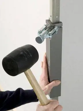резиновый молоток и угловой клинкер