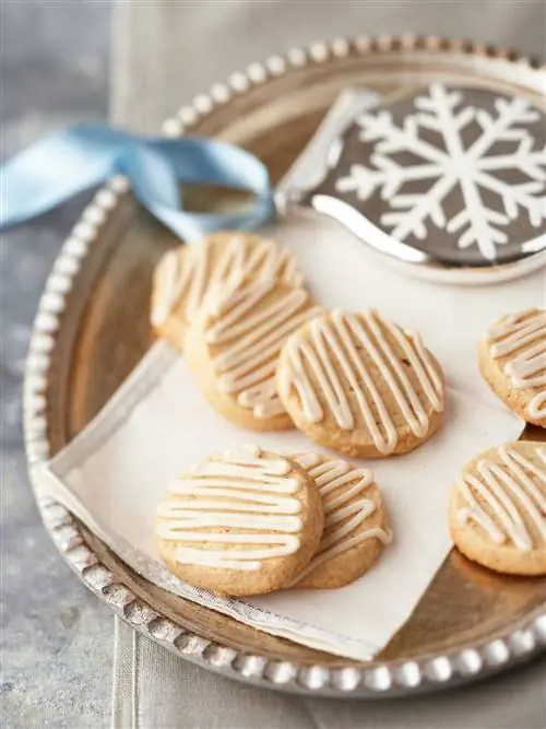 Печенье-мороженое с кленовым орехом и макадамией