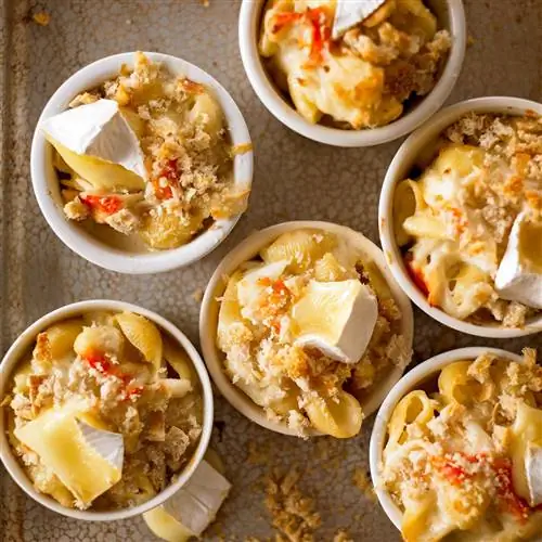 Макароны с бри и крабом