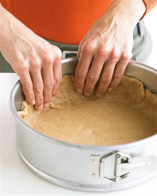 приготовление домашней корочки для пиццы из глубокой тарелки