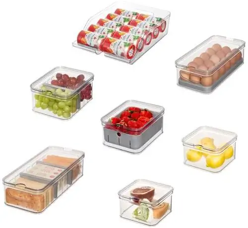 контейнеры для холодильников, наполненные продуктами и другими ингредиентами