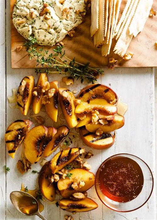 9 рецептов фруктов на гриле, которые сделают вашу кухню слаще