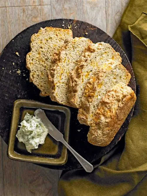Пивной хлеб с укропом и сыром