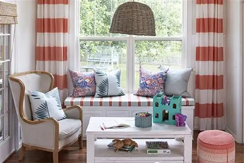 Sunroom_dana_gallagher_1774_7752f1a2c82240eb498b127d2f39997787b21667-j.webp