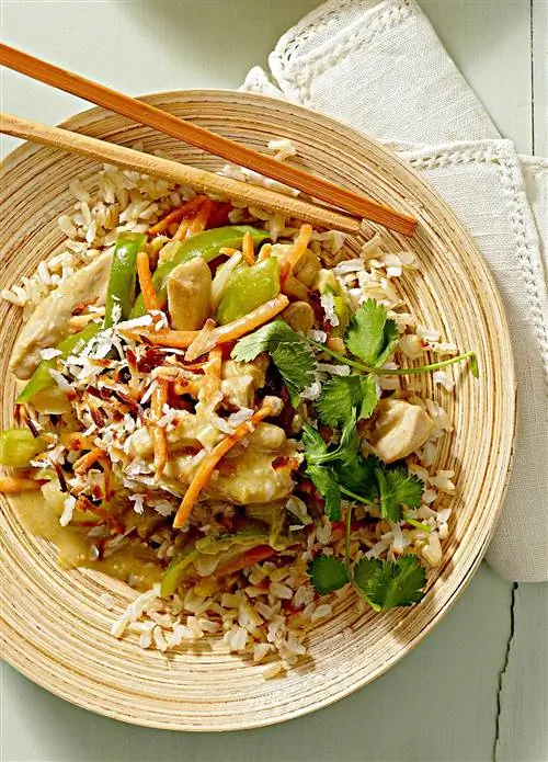 Тайская курица с зеленым карри